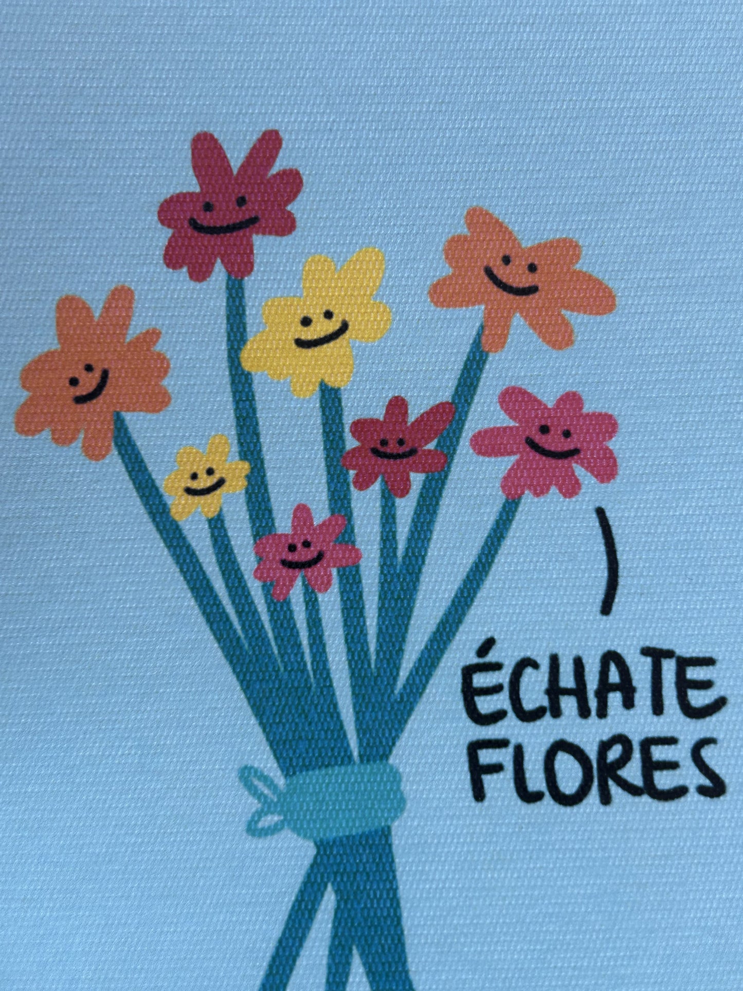 Échate flores